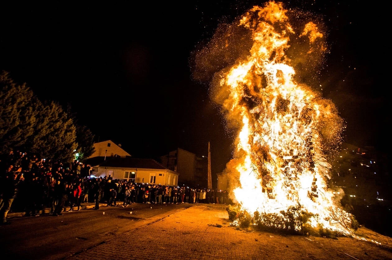 Χριστουγεννιάτικα έθιμα Μακεδονίας: Φωτιές της Φλώρινας